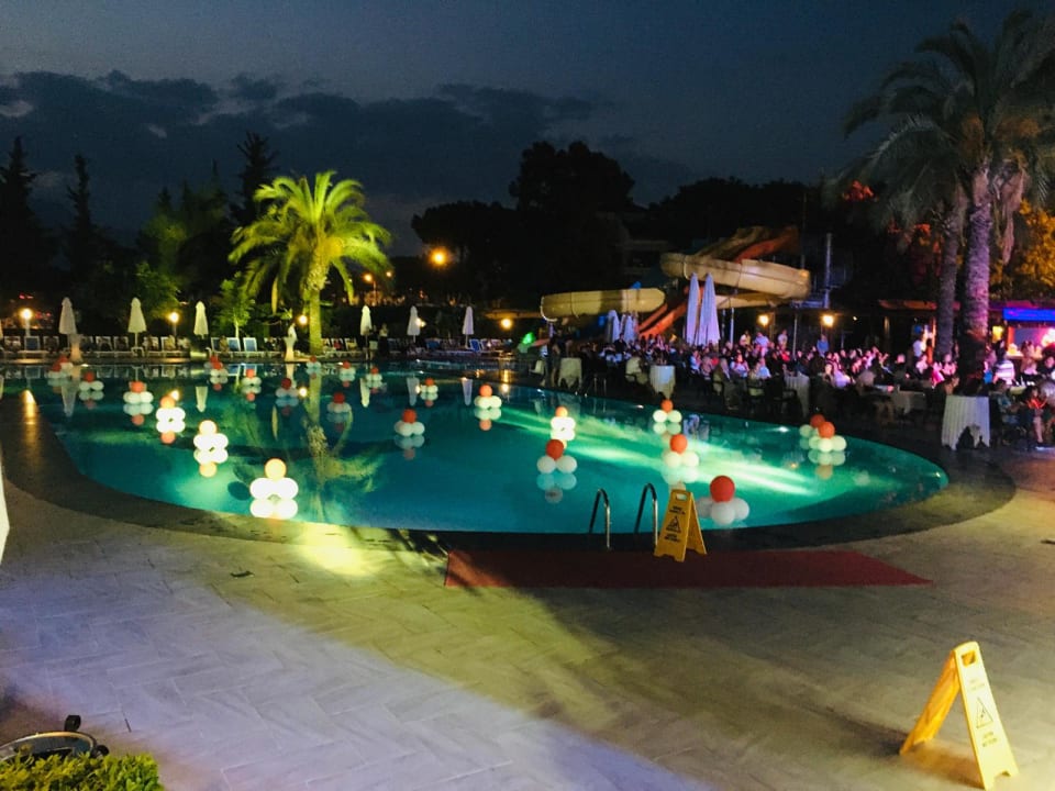 Pool Hotel Grand Ring