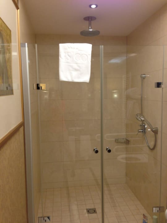 Dusche Hotel Kings Court