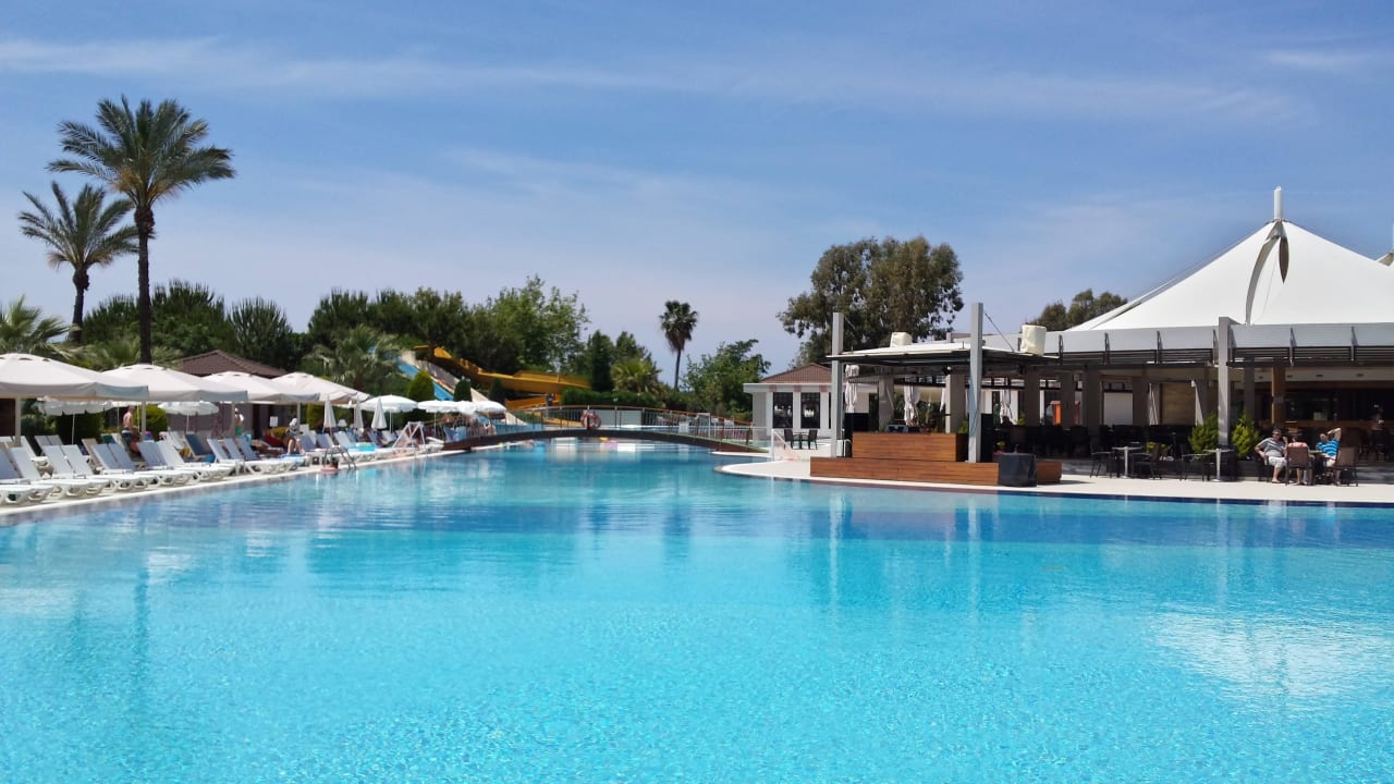 Blick auf den Pool Sunis Elita Beach Resort & Spa