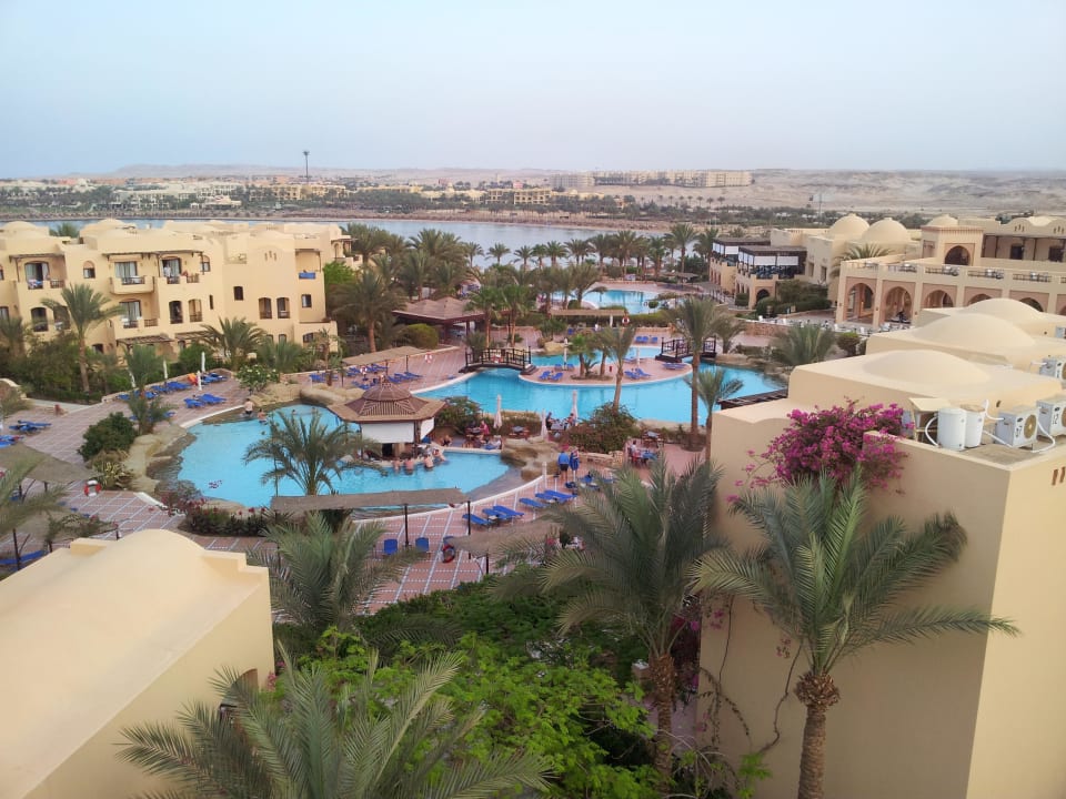 Blick vom Turm auf die Hotelanlage Steigenberger Coraya Beach - Adults only