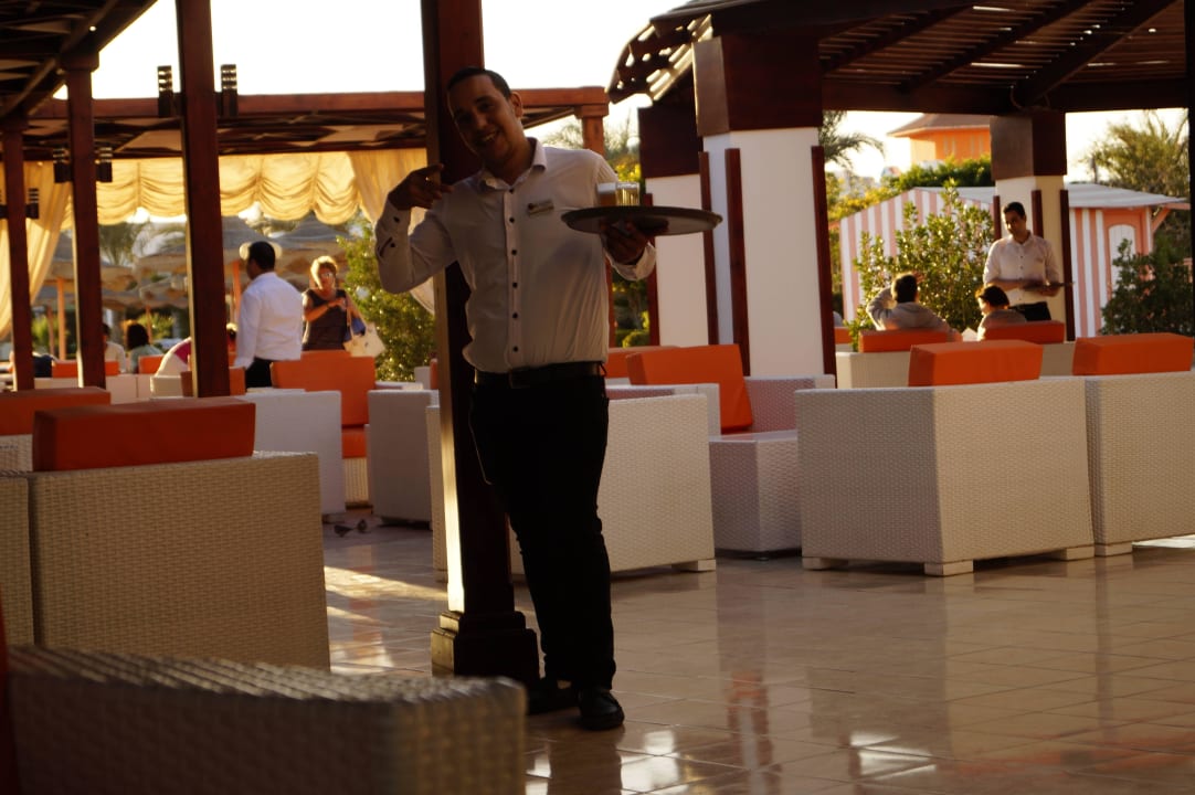 Immer freundliche Kellner Fantazia Resort Marsa Alam