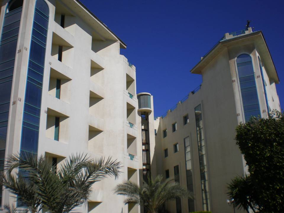 Budynek hotelu Moreno Horizon Spa & Resort