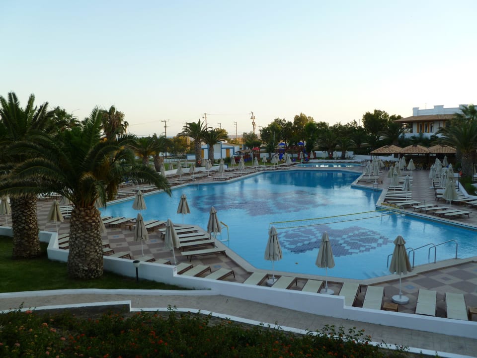 Pool am Abend Lagas Aegean Village