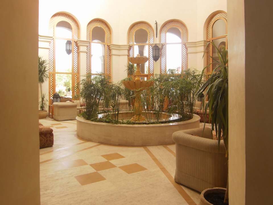 Brunnen in der Lobby Ghazala Gardens