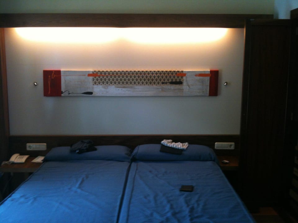 Bett des Doppelzimmers Hipotels La Geria