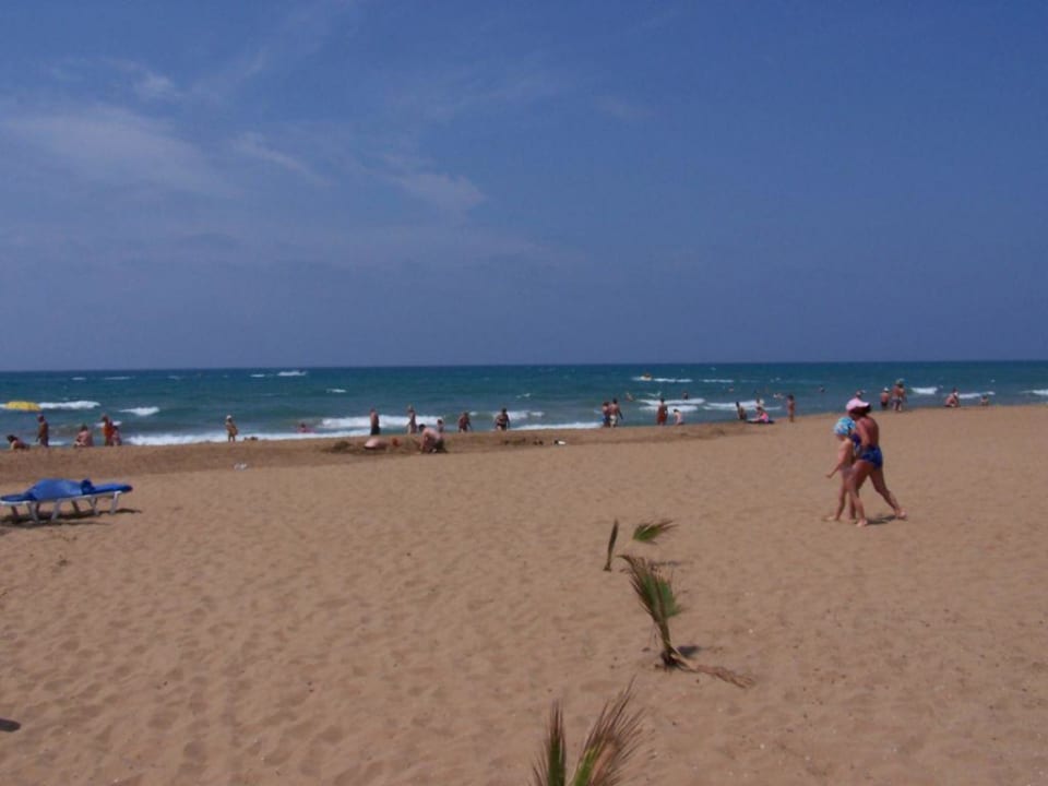 Strand Club Grand Side
