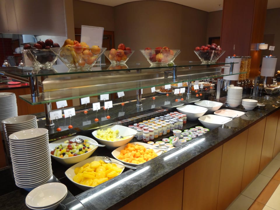 Frühstücksbuffet Hilton Garden Inn Frankfurt Airport