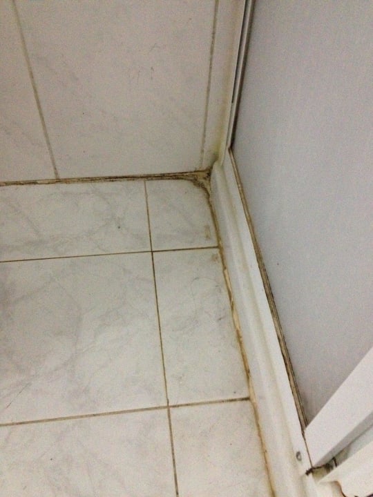 Verdreckter Boden im Appartement Side Alegria Hotel & Spa - Adults only +16