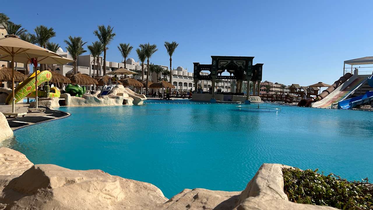Pool Sunny Days El Palacio Resort & Spa