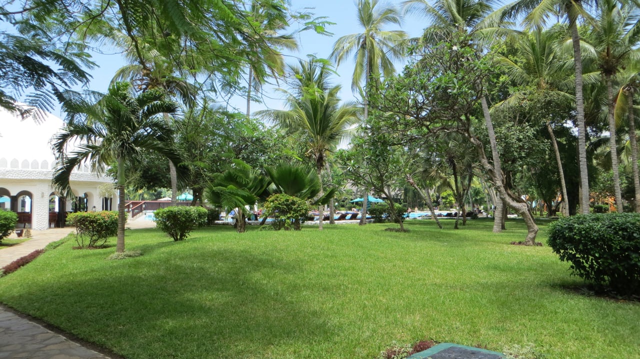 Teile der Gartenanlage Hotel Southern Palms Beach Resort