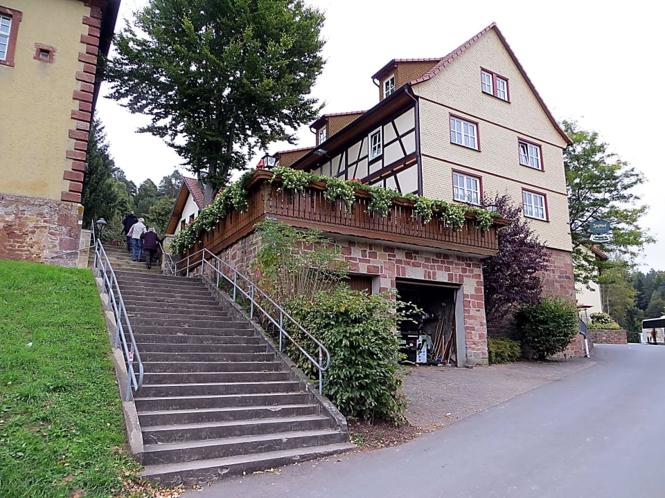 Zum Biergarten Jagdhof Klein-Heilig-Kreuz
