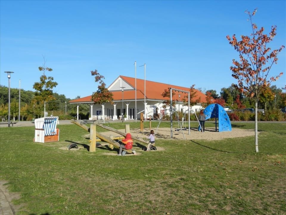 Spielplatz an der Veranstaltungsscheune BEECH Resort Boltenhagen