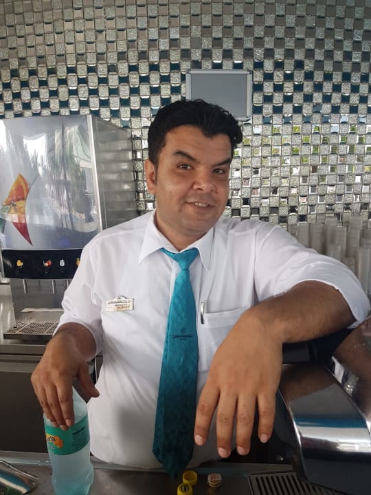 Immer ein Lächeln an den Bars und den Restaurants Dream World Aqua Hotel