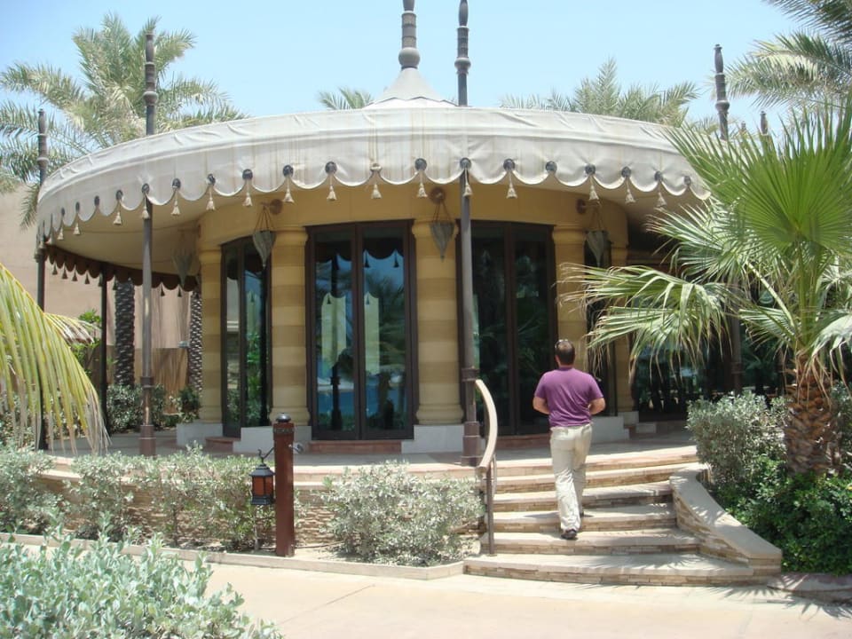 Restaurant mit Blick auf den Strand Jumeirah Al Qasr