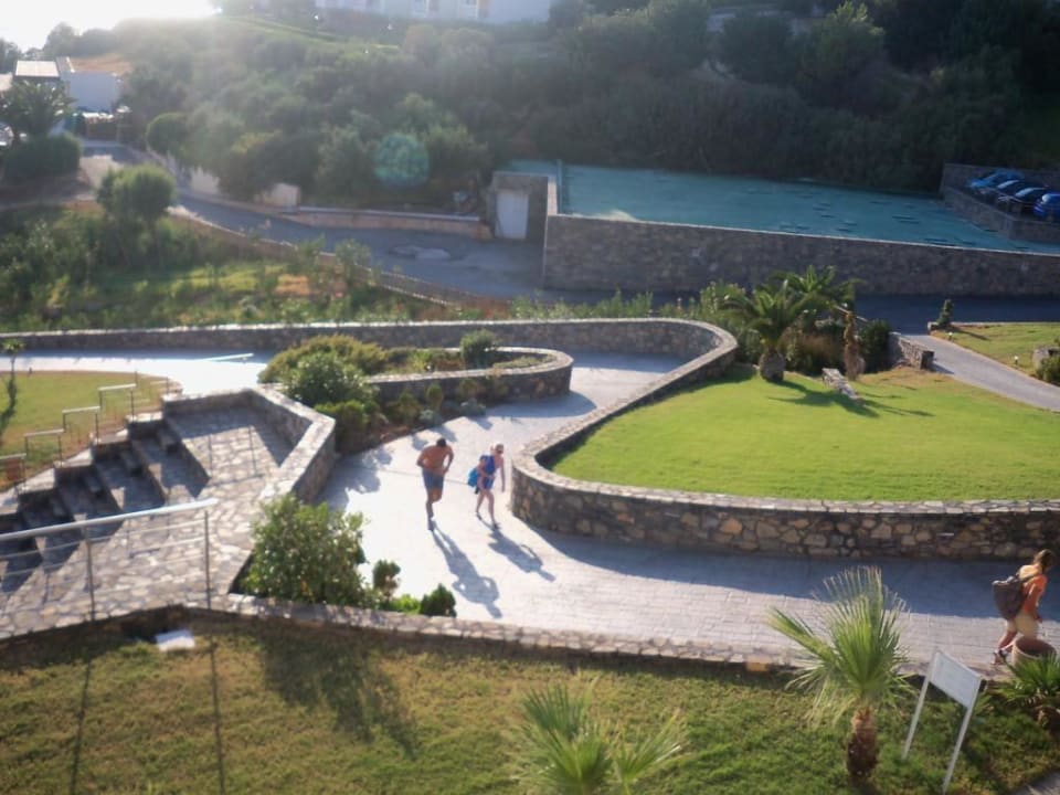 Weg zum Pool und Strand (steil) Atlantica Mikri Poli Crete