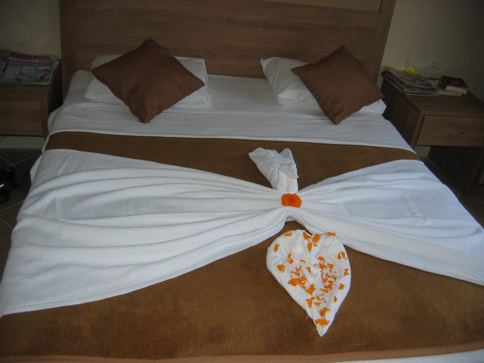 Schön gemachte Betten...auch ohne Trinkgeld! Marvida Family Eco
