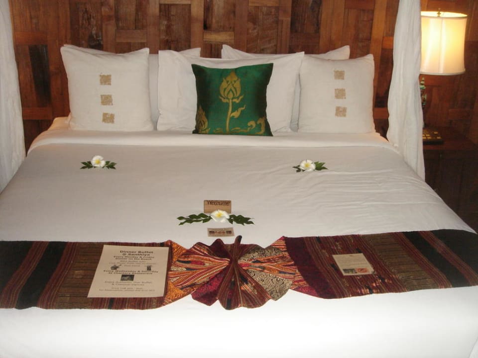 Verspielte Deko Santhiya Koh Phangan Resort & Spa