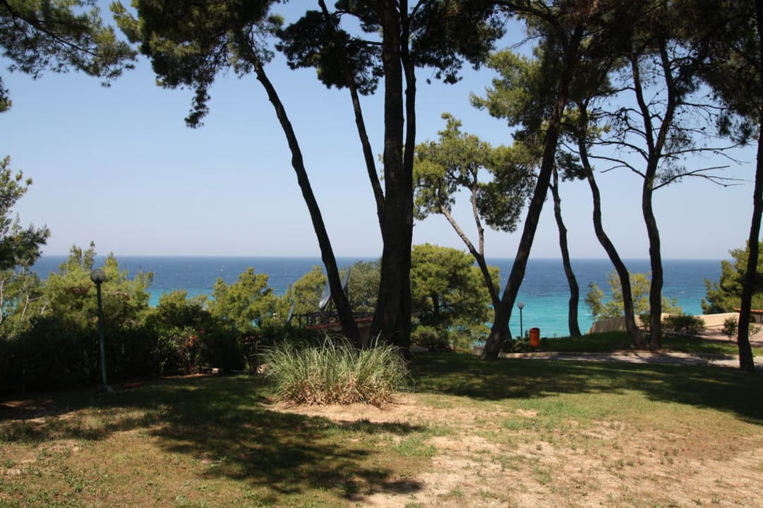 Der Ausblick von der Terrasse Possidi Holidays Resort & Suite Hotel