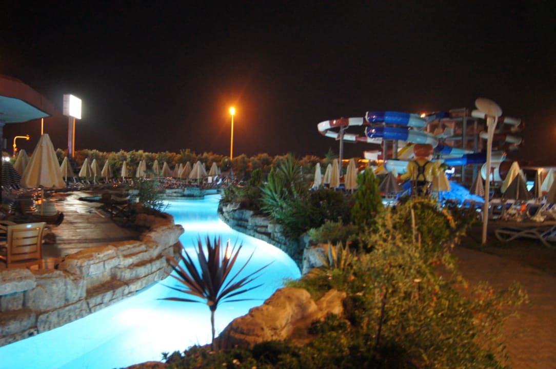 Poollandschaft Abends Kahya Resort Aqua & Spa