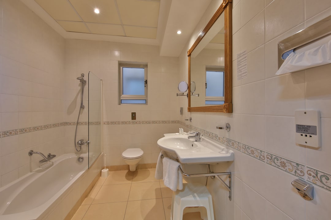 Zimmer Paradise Bay Resort Hotel