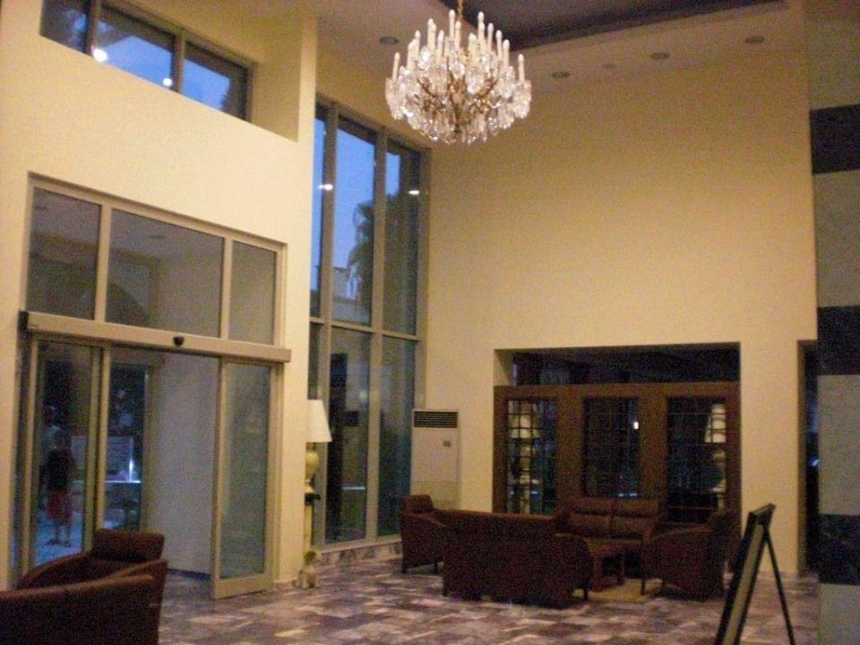 Rezeption Hotel Sirma