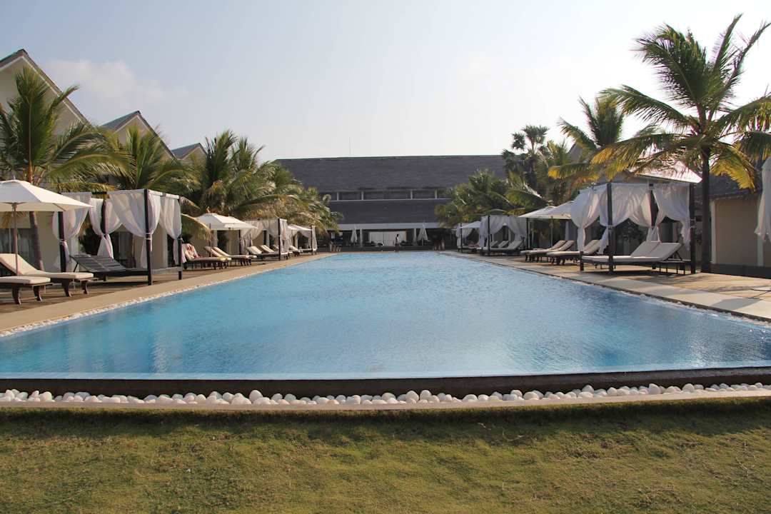 Pool und Hotel Anilana Pasikuda Resort