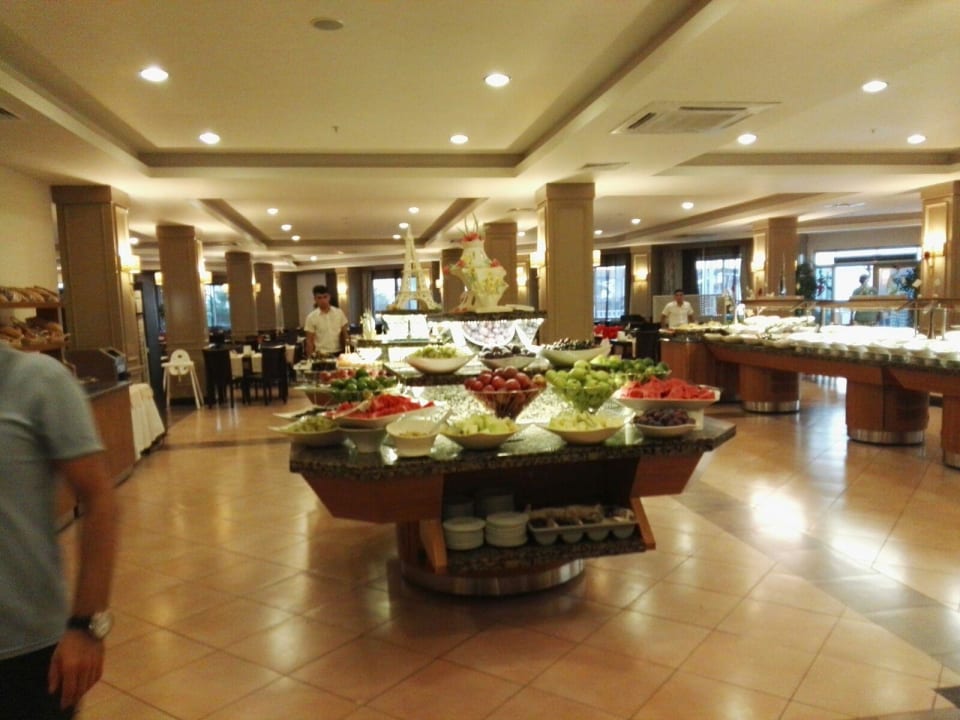 Lecker Buffet  Aydinbey Famous Resort