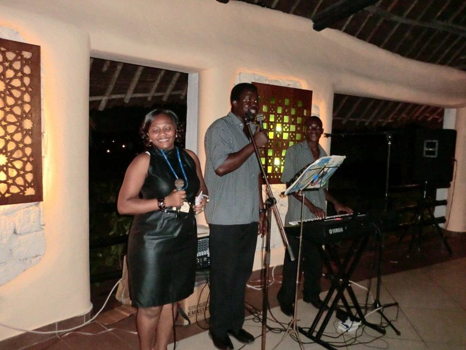Sanfte Musik beim Abendessen Hotel Southern Palms Beach Resort