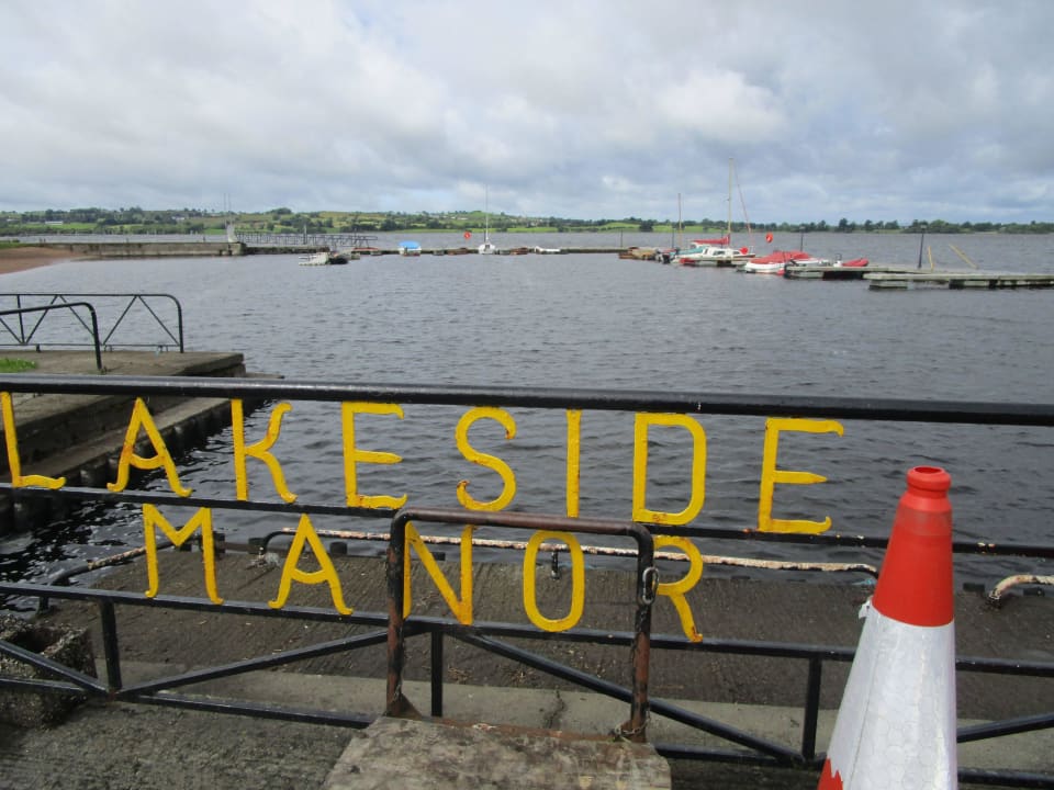 Lakeside Manor Hotel Lakeside Manor Hotel