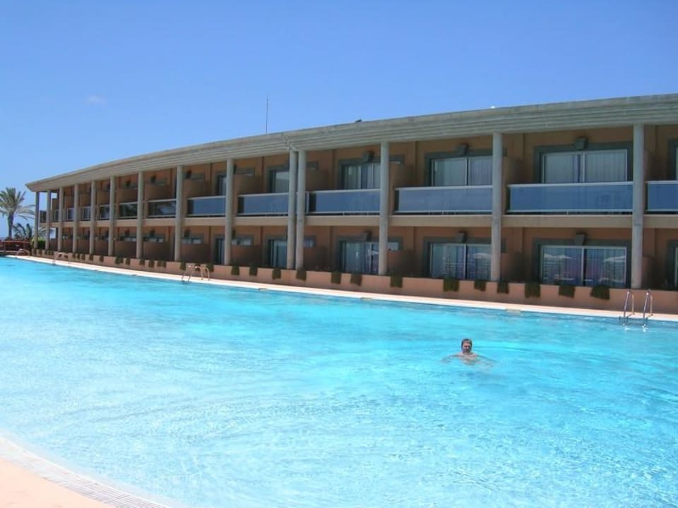 Pool und Fassade Iberostar Selection Fuerteventura Palace