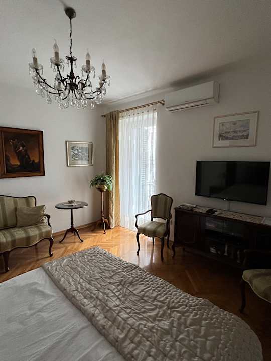 Zimmer Central Palace Apartment