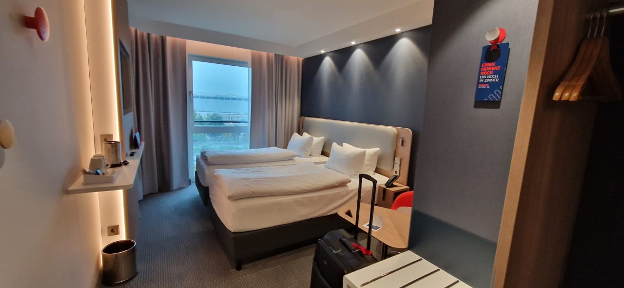 Zimmer Holiday Inn Express - Düsseldorf Airport