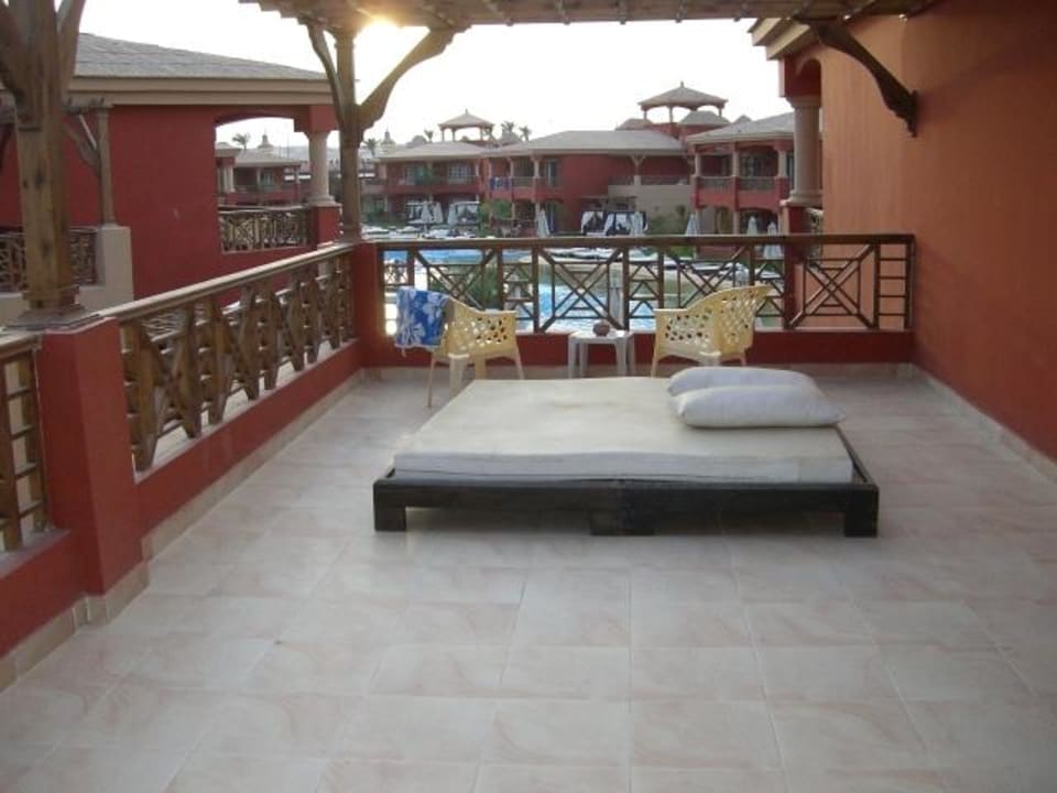Terrasse/Balkon Pickalbatros Alf Leila Wa Leila Resort - Neverland Hurghada