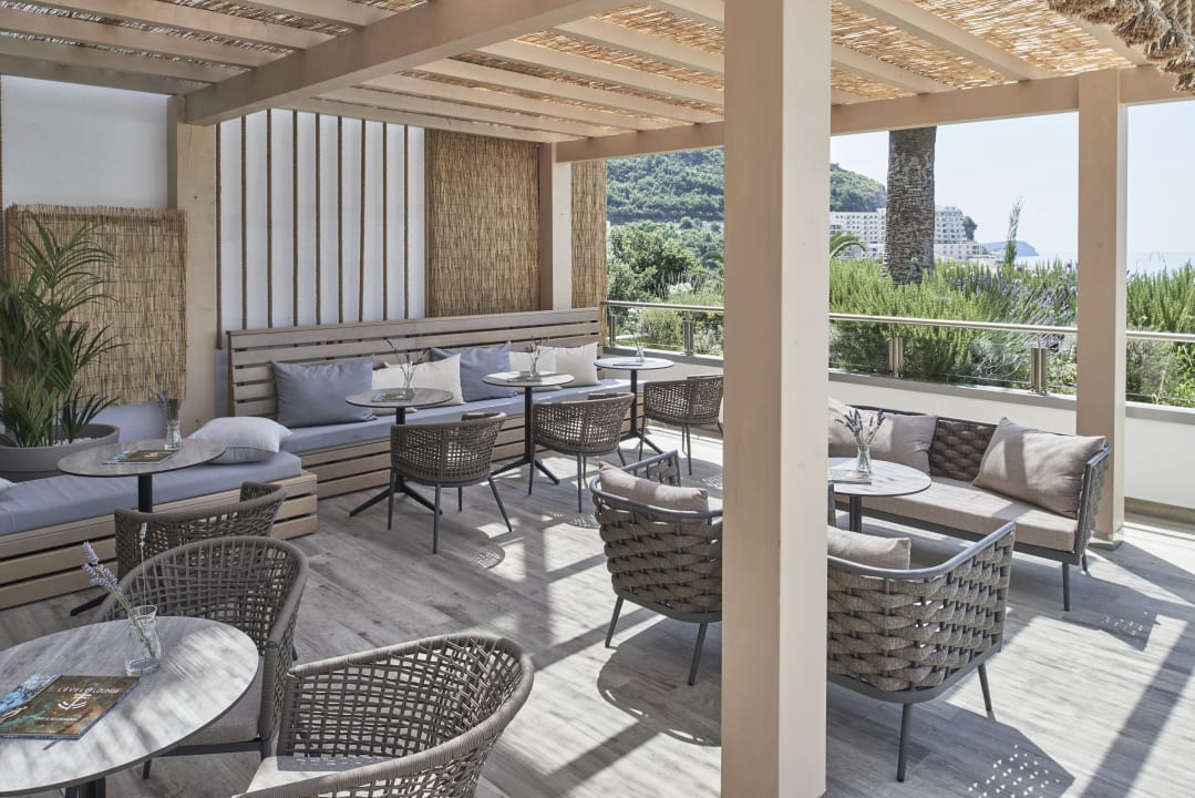 Lobby Eurostars Queen of Montenegro