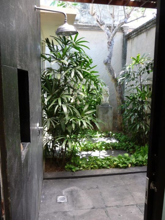 Badezimmer - III - Aussendusche Sagara Villas and Suites Sanur