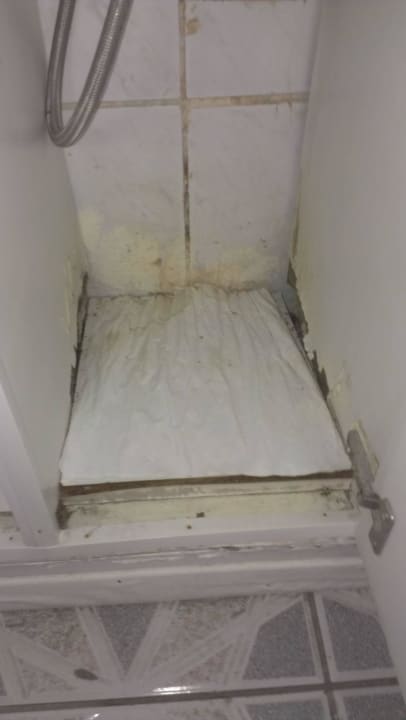 Waschbecken-Unterschrank Hotel Albert