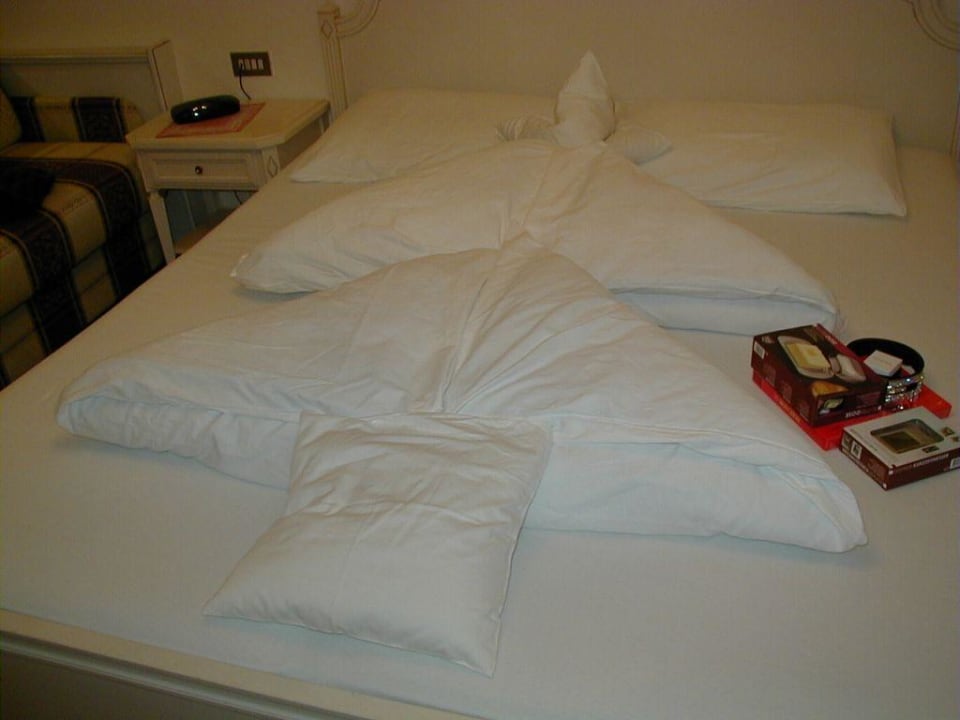 Weihnachtliche Bettendekoration STROBLHOF Active Family SPA Resort