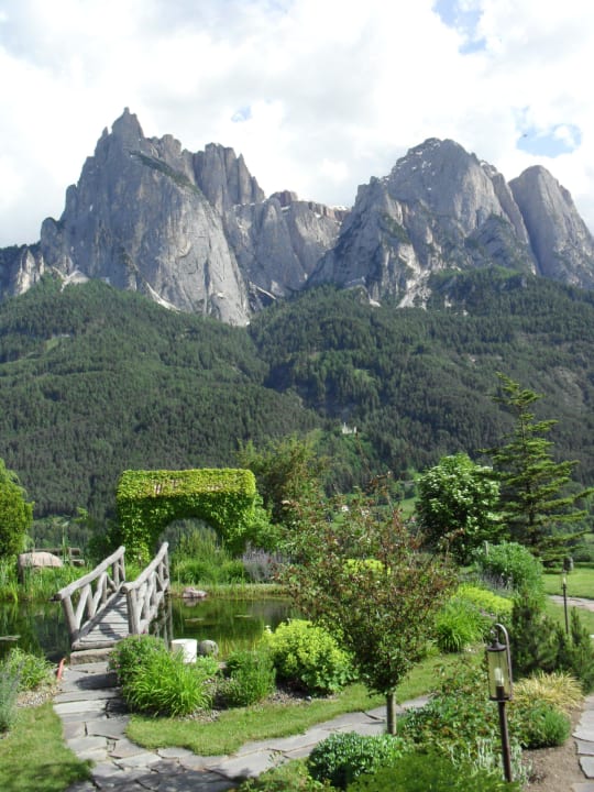 Lustwandelgarten mit Schlern Mirabell Alpine Garden Resort & Spa