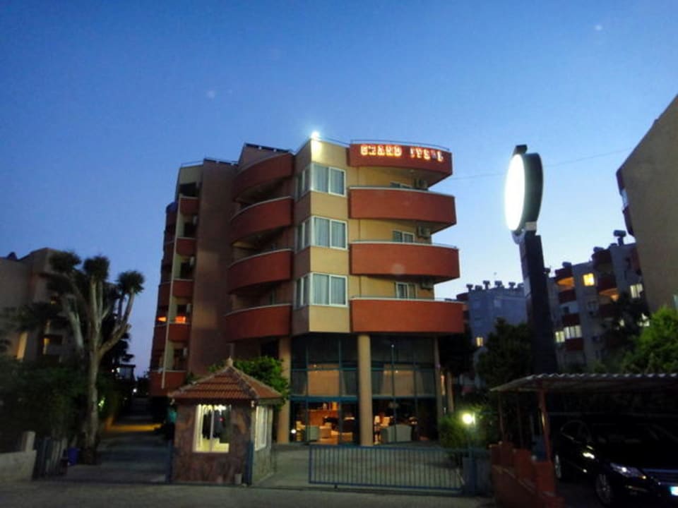Hoteleingang Grand Uysal Beach & Spa Hotel