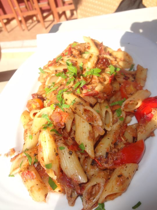 Abendessen weg lassen & lieber a.d. Poolbar esse Kresten Palace Hotel