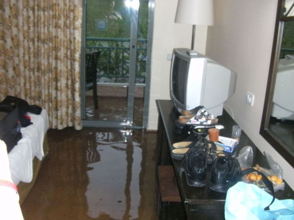 Landunter nach heftigem Regen Greenwood Kemer Resort