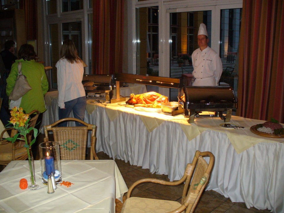 In der Lobby und für den kleinen Hunger Hotel Elbflorenz Dresden