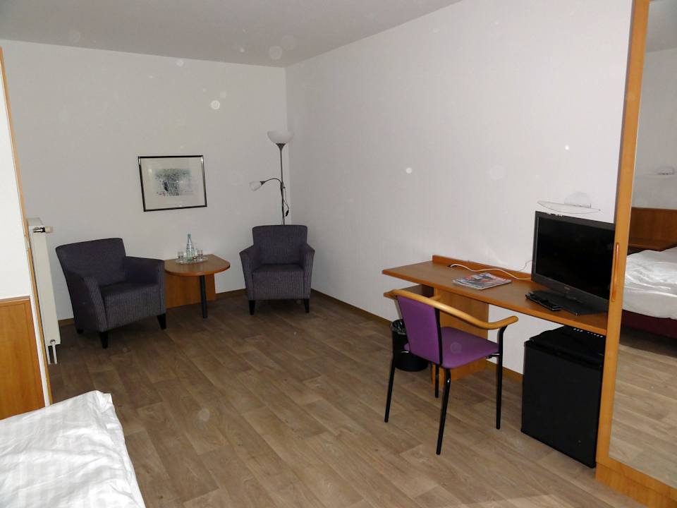 Sitzecke gegenüber des Eingangsbereiches Motel Stralsund