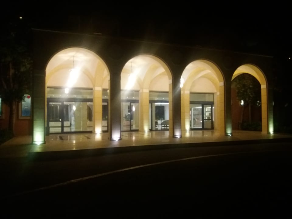 Außenansicht Kresten Palace Hotel