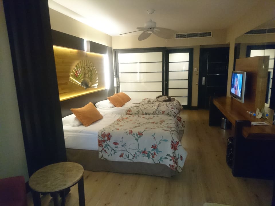 Zimmer Limak Lara Deluxe Hotel & Resort