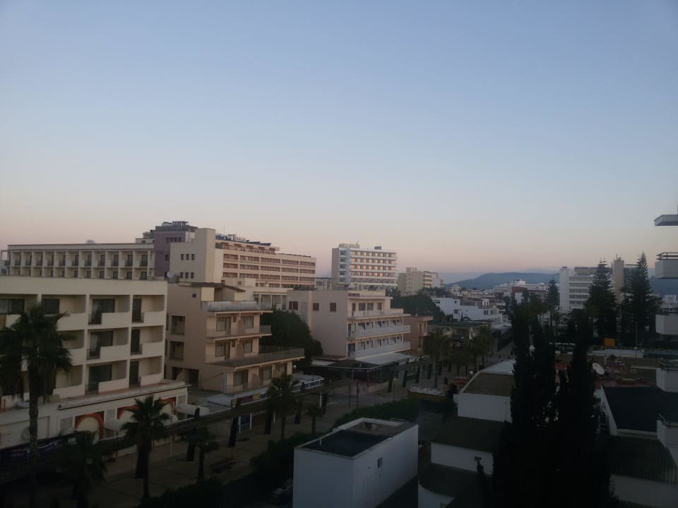 Ausblick aus dem Fenster des Einzelzimmers allsun Hotel Bahia del Este