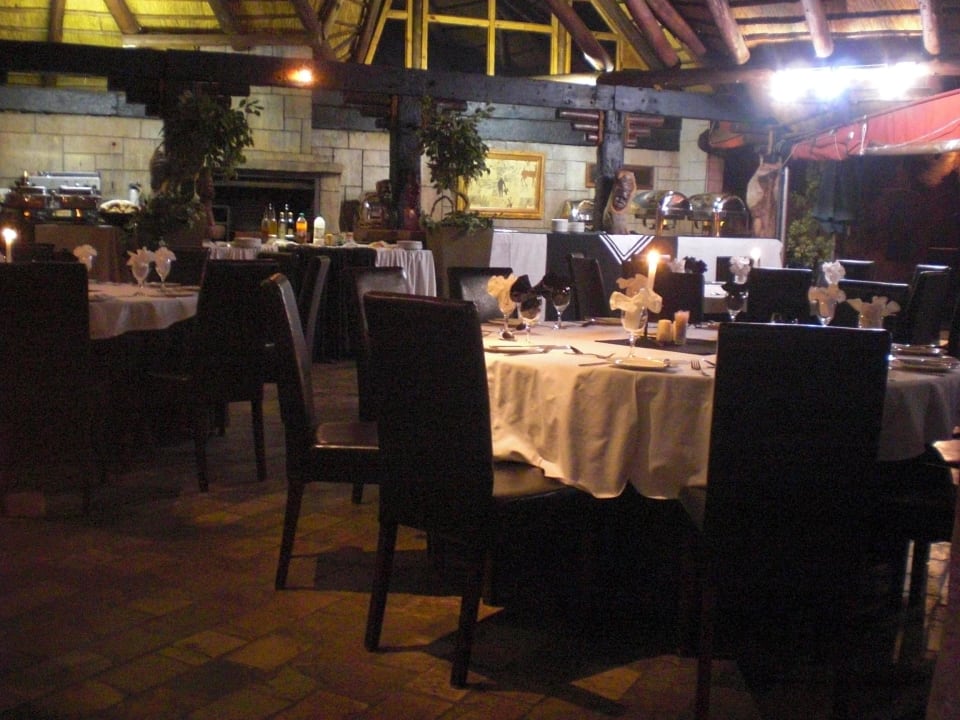 Beim Abendessen Hotel Zebra Country Lodge