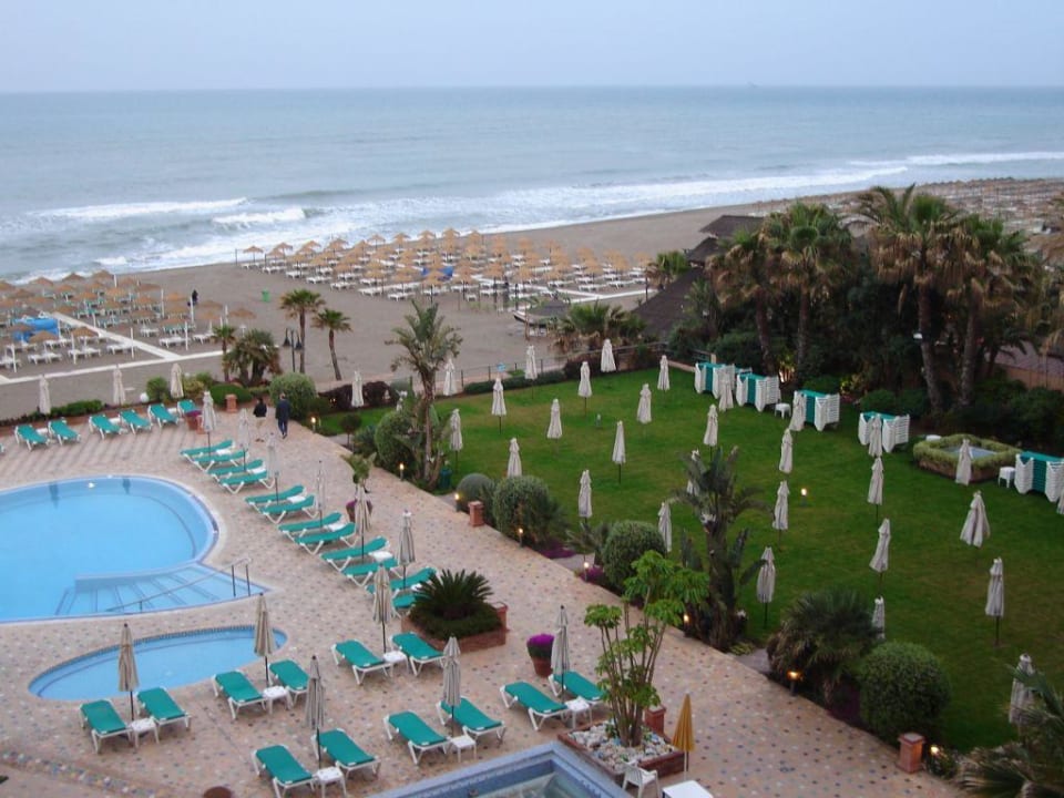 Blick auf Pool und Strand vom Balkon aus Hotel MS Amaragua
