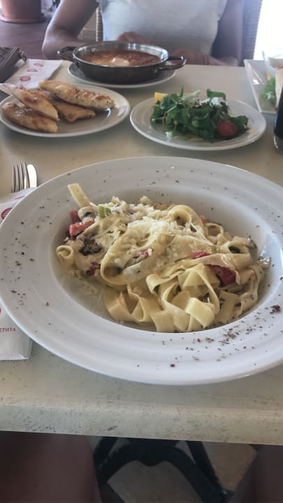 Snack Bar Arum Barut Collection