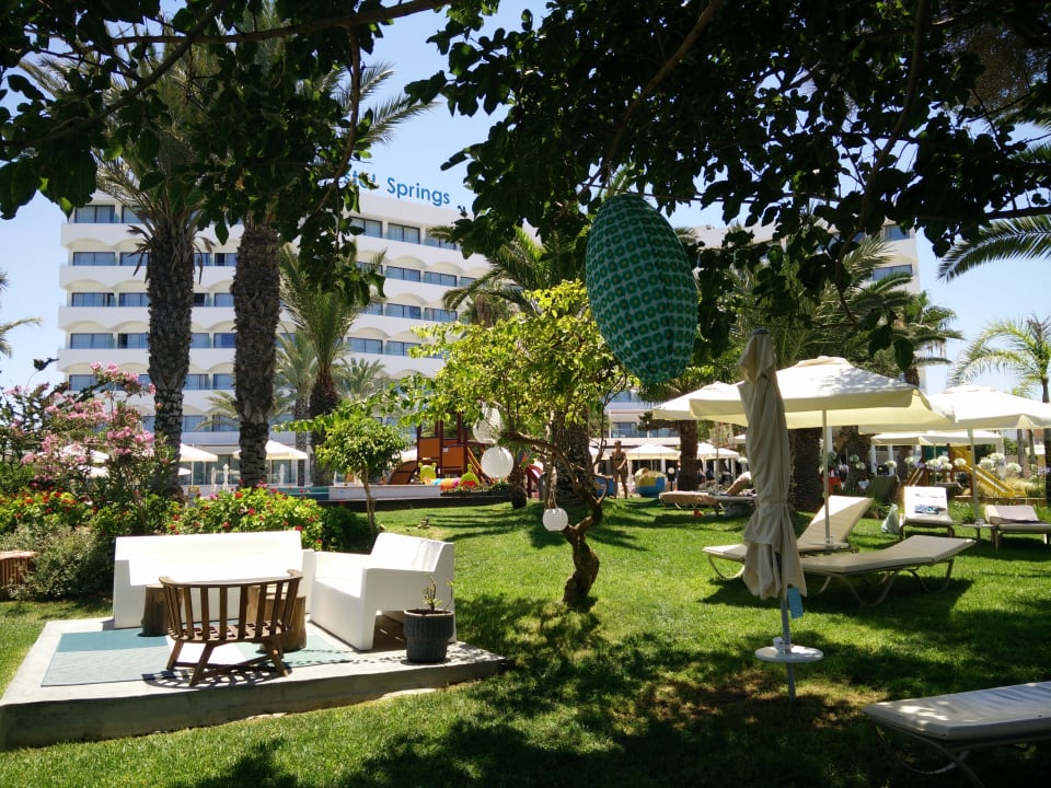 Gartenanlage Crystal Springs Beach Hotel